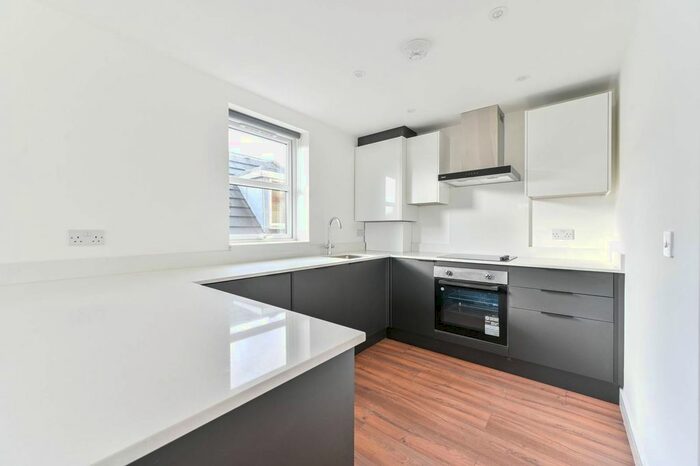 1 Bedroom Flat To Rent In Peckham Rye, Peckham Rye, London, SE15