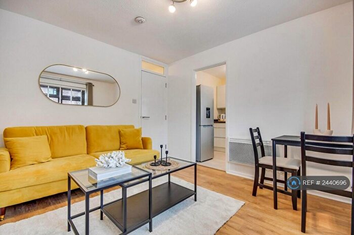 1 Bedroom Maisonette To Rent In Belvawney Close, Chelmsford, CM1