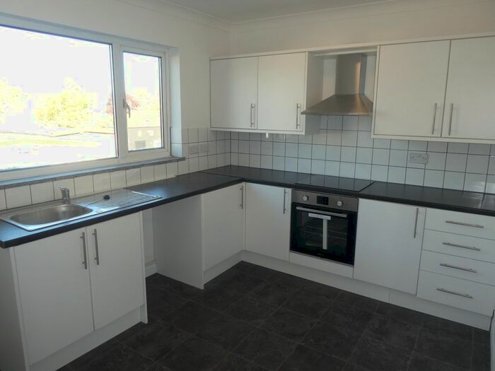 3 Bedroom Flat To Rent In Potters Bar Station Yard, Darkes Lane, Potters Bar, EN6