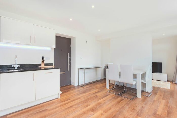 1 Bedroom Flat To Rent In Ravenscourt Gardens, London, W6