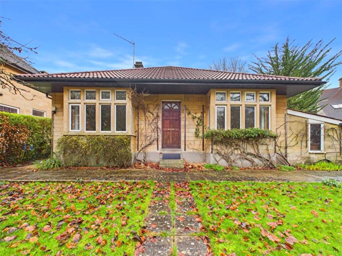 3 Bedroom Bungalow To Rent In Beechwood Road, Combe Down, Bath, Bath And North East Somerset, BA2