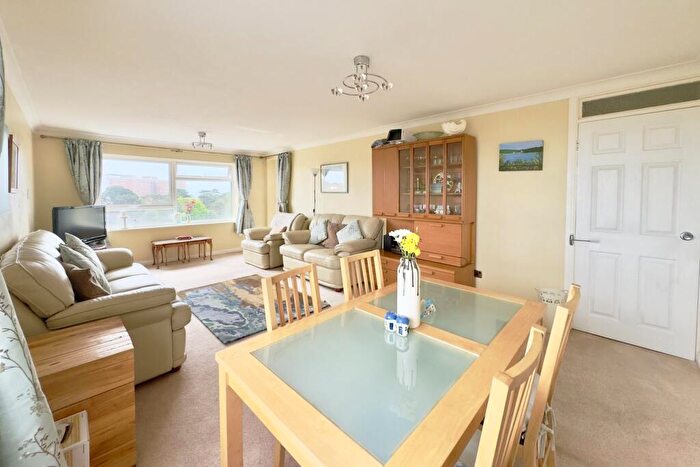 2 Bedroom Apartment For Sale In Christchurch Road, East Cliff, Bournemouth, BH1