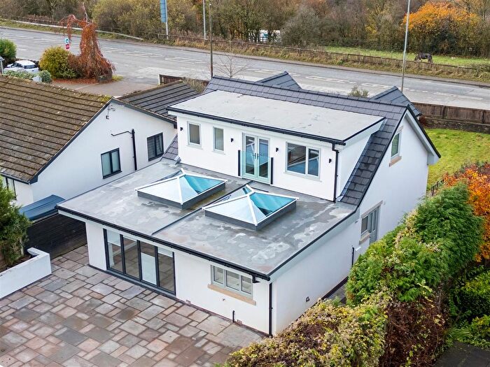 4 Bedroom Detached House To Rent In Manchester Road, Walmersley, Bury, BL9