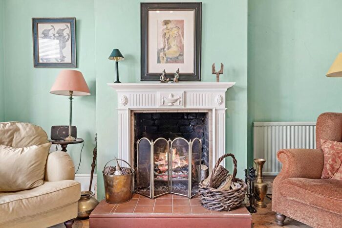 3 Bedroom Detached House For Sale In Portland Road, East Grinstead, RH19