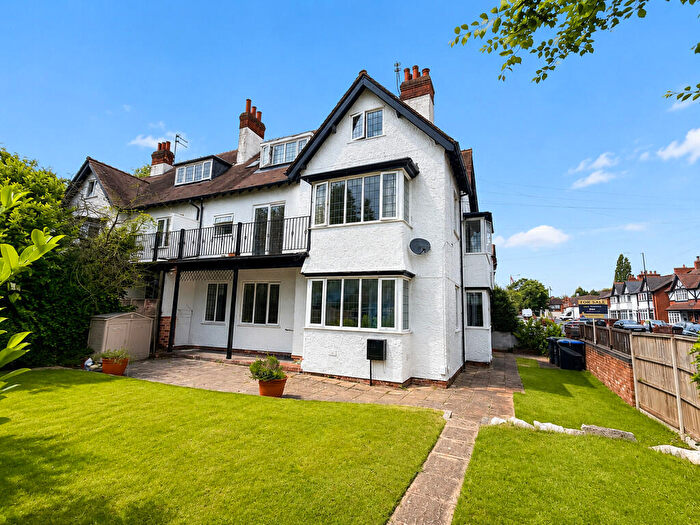 2 Bedroom Apartment To Rent In Lichfield Road, Sutton Coldfield, B74