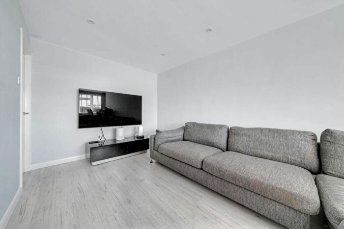 1 Bedroom Flat For Sale In Northumberland Park, London, N17