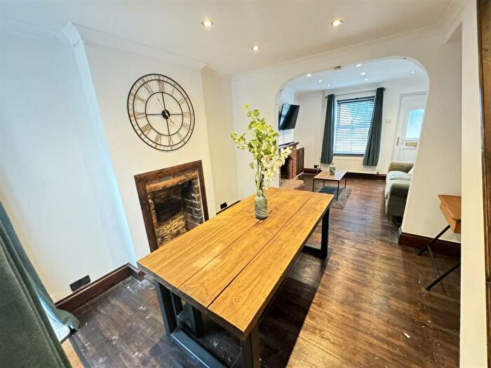 2 Bedroom Semi-Detached House To Rent In Greenstead Road, Colchester, CO1