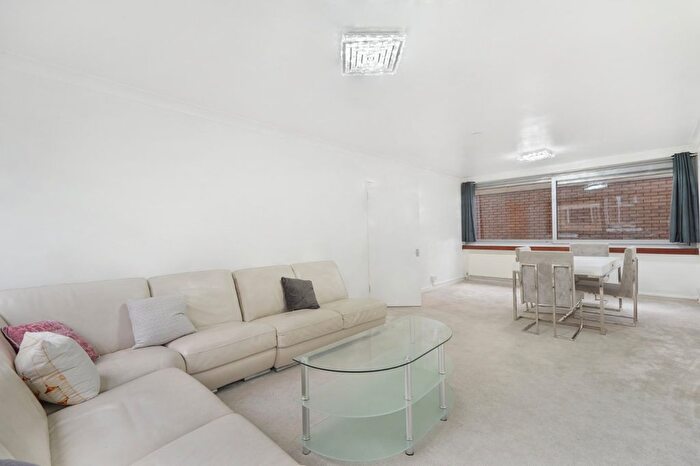 2 Bedroom Flat To Rent In Barrie House, St. Edmunds Terrace, NW8