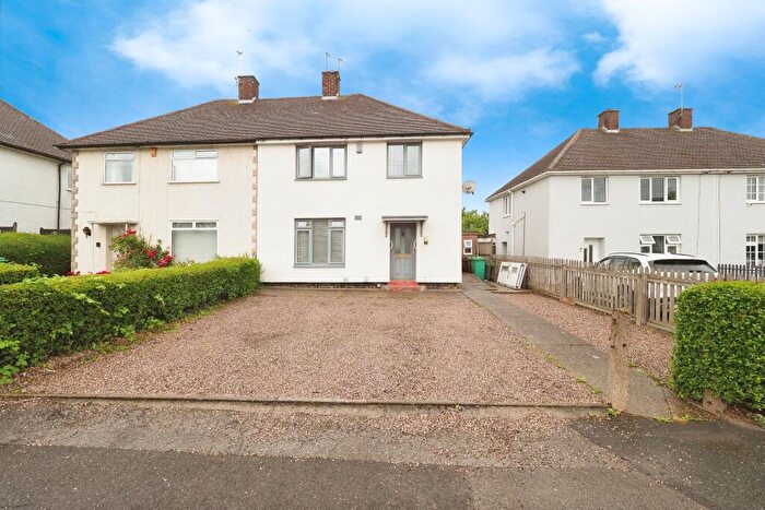 3 Bedroom Semi-Detached House For Sale In Glaisdale Drive West, Nottingham, NG8