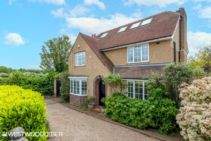 5 Bedroom Detached House To Rent In Cranbourne Drive, Hoddesdon, EN11