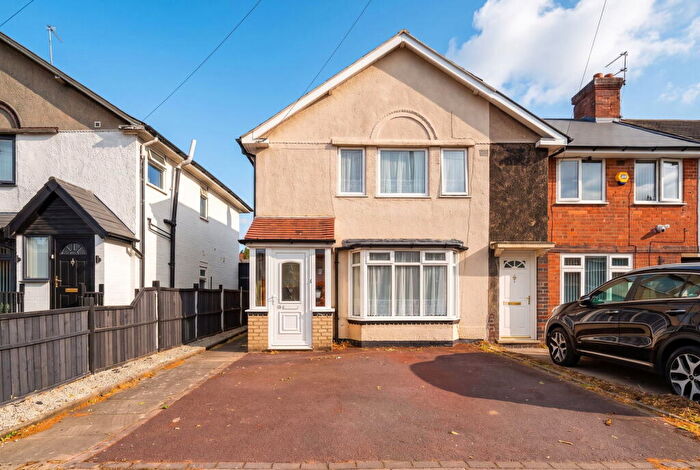 3 Bedroom End Of Terrace House For Sale In Gorleston Road, Yardley Wood, B14