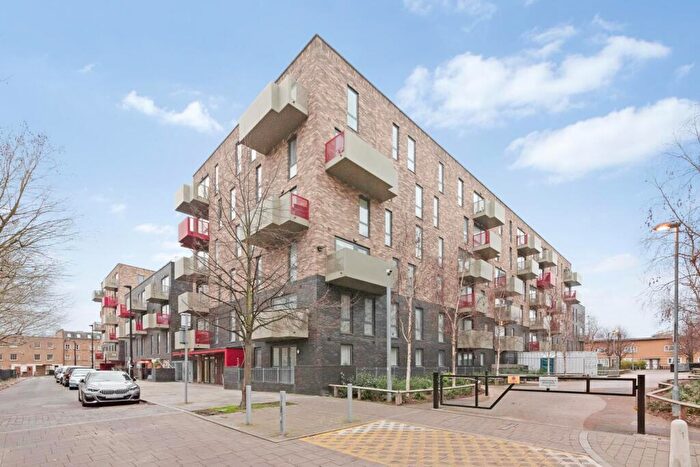 2 Bedroom Apartment To Rent In Carpenter House, Trafalgar Gardens, E1