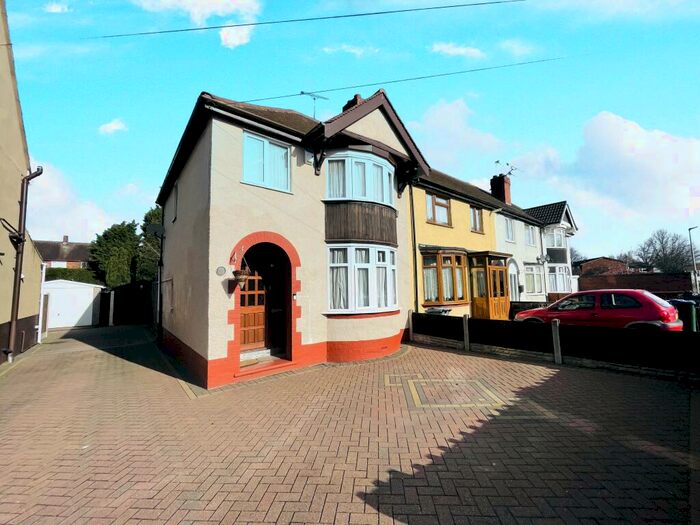 3 Bedroom House To Rent In Whitgreave Street, West Bromwich, B70