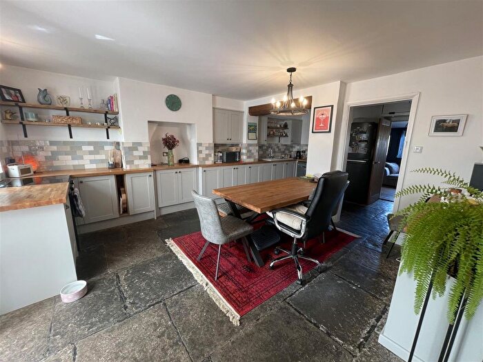 3 Bedroom Cottage For Sale In Bridge Road, South Petherton - Generous Garden, TA13