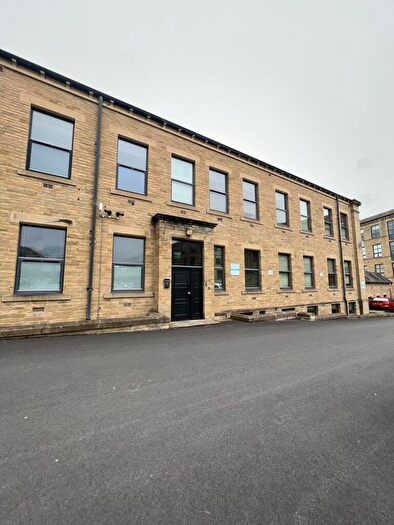 1 Bedroom Flat For Sale In Upper Blakeridge Lane, Batley, WF17