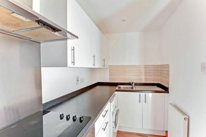 1 Bedroom Semi-Detached House To Rent In Horsham Road, Crawley, RH11