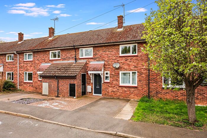 3 Bedroom Terraced House For Sale In Thornhill Place, Longstanton, CB24