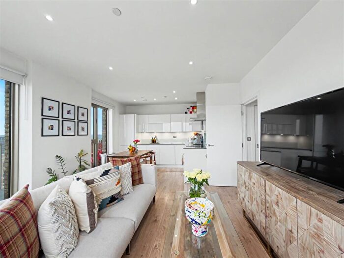 1 Bedroom Apartment For Sale In Galley House, Beckton, E16