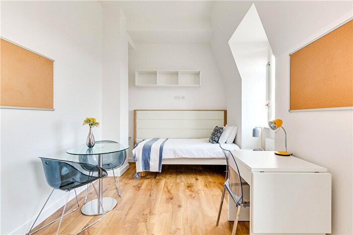 Apartment To Rent In Princess Beatrice House, Chelsea, London, SW10