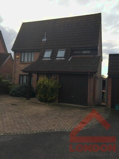 Studio To Rent In Basil Gardens, Croydon, CR0