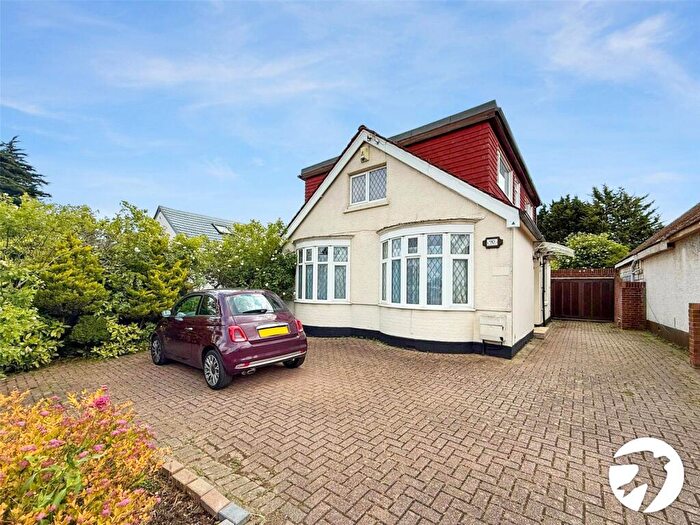 4 Bedroom Bungalow To Rent In Twydall Lane, Gillingham, Kent, ME8