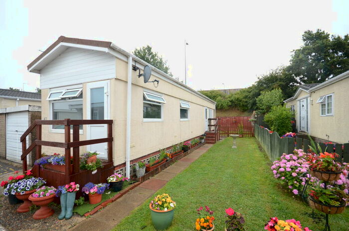 1 Bedroom Park Home To Rent In Mere Oak Lane, Three Mile Cross, RG7