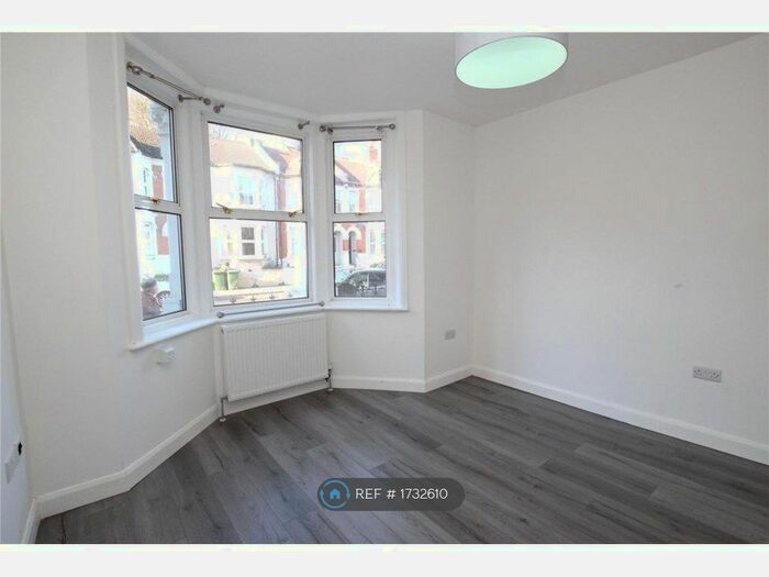 1 Bedroom Flat To Rent In Wickham Lane, London, SE2