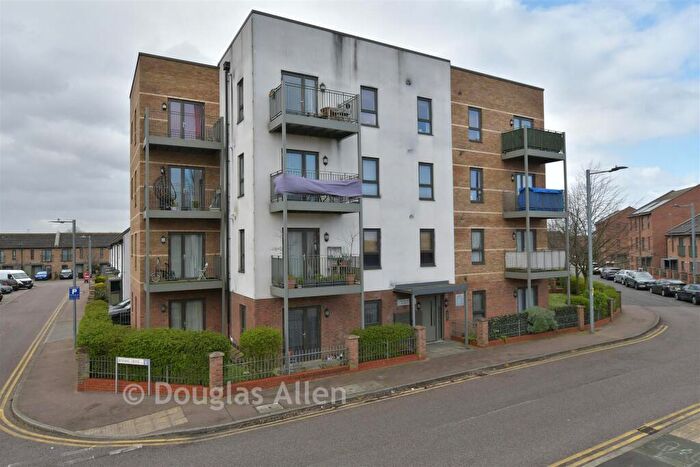 1 Bedroom Flat For Sale In Ager Avenue, Dagenham, Essex, RM8