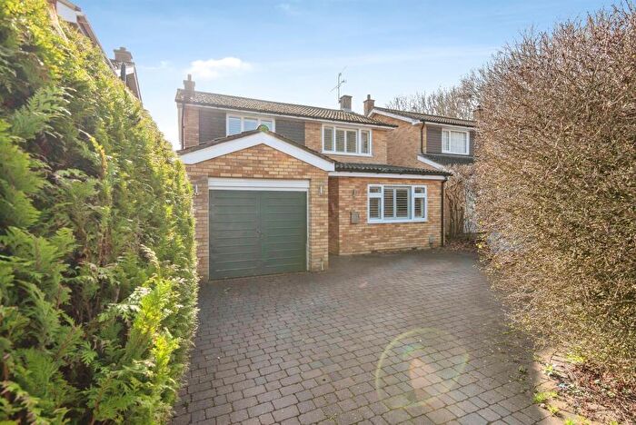 3 Bedroom Detached House For Sale In Marlborough Road, Stevenage, SG2