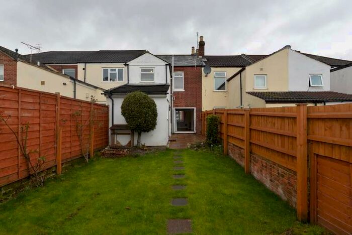 3 Bedroom House To Rent In Middle Street Southampton, SO14