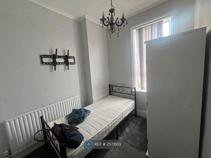 4 Bedroom Semi-Detached House To Rent In Benton Road, Ilford, IG1