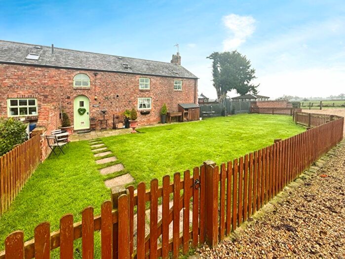 3 Bedroom Semi-Detached House For Sale In Broughton, Chester, CH4