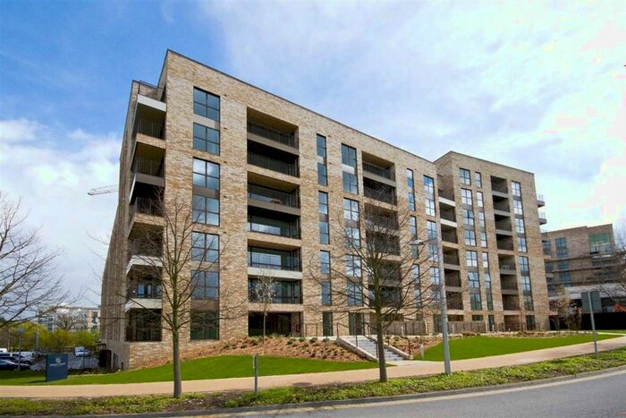 3 Bedroom Flat To Rent In Lakeside Drive, Park Royal, London, NW10