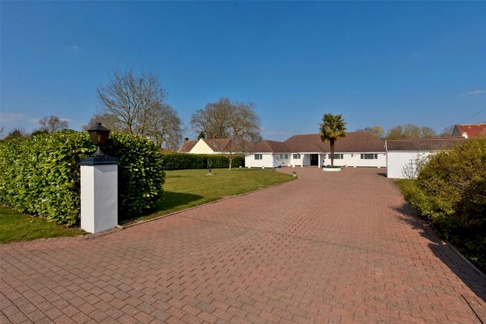 3 Bedroom Detached Bungalow To Rent In Down Place, Water Oakley, Windsor, Berkshire, SL4