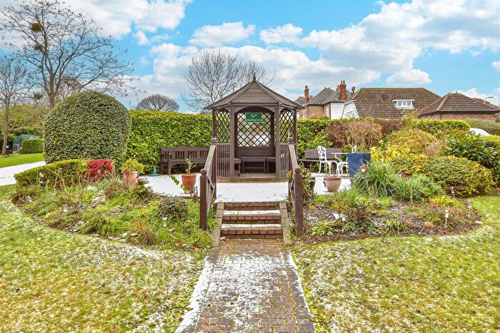 1 Bedroom Flat For Sale In Waldegrave Gardens, Upminster, Essex, RM14