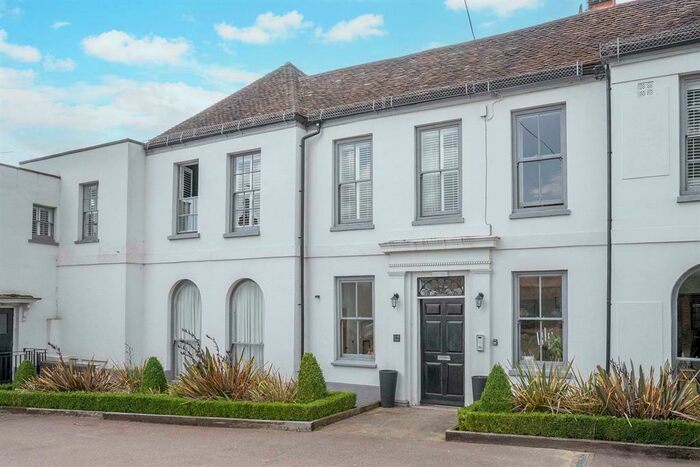 2 Bedroom Flat To Rent In Chantry Court, Bishops Stortford, Herts, CM23