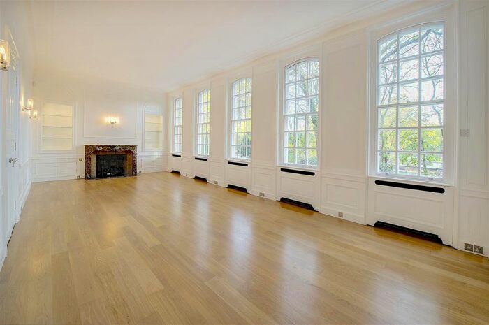 5 Bedroom Maisonette To Rent In Cheyne Walk, Chelsea, London, SW3