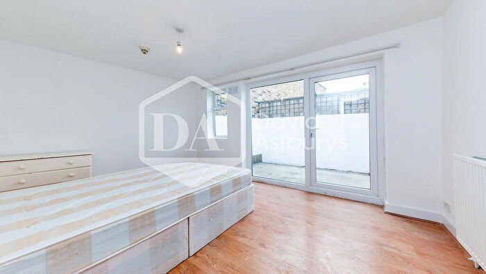 1 Bedroom Apartment To Rent In Blackstock Road, Finsbury Park, London, N4