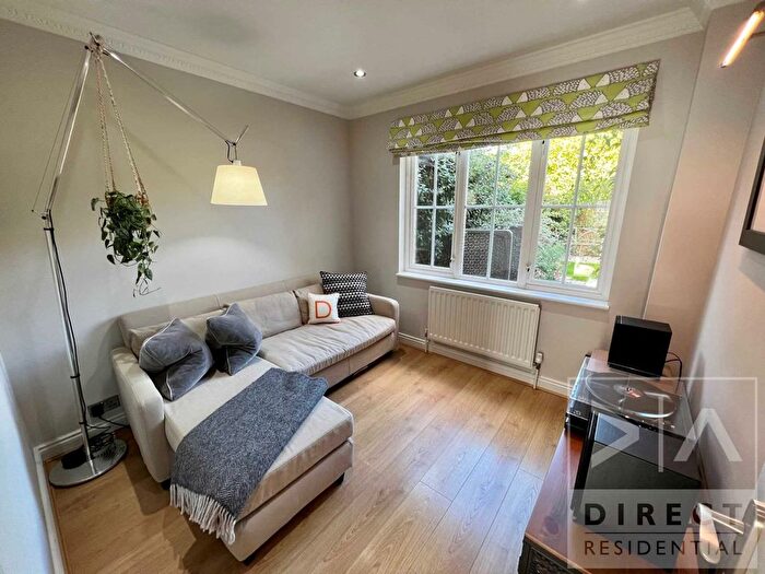 3 Bedroom Detached House To Rent In Gayton Close, Ashtead, KT21