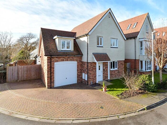 4 Bedroom Detached House For Sale In Kingfisher Place, Chartham, Canterbury, Kent, CT4