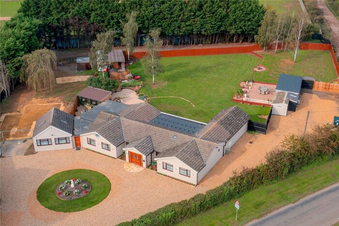 4 Bedroom Bungalow For Sale In Green End, Landbeach, Cambridge, Cambridgeshire, CB25