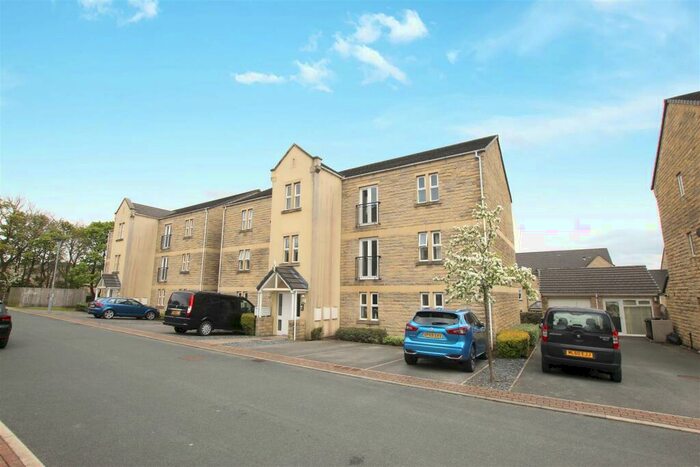 2 Bedroom Flat To Rent In Tundra Grove, Gilstead, BD16