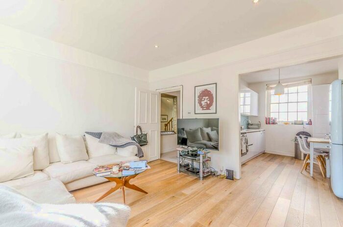 1 Bedroom Flat To Rent In Camden Passage, Islington, London, N1