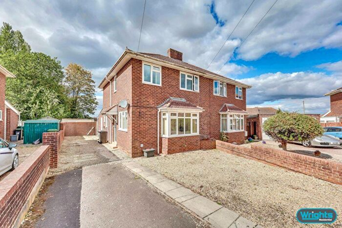 3 Bedroom Semi-Detached House To Rent In Blair Road, Trowbridge, BA14