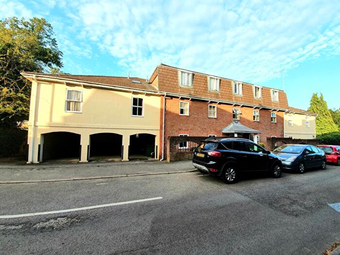 1 Bedroom Apartment To Rent In York Mews, Alton, GU34