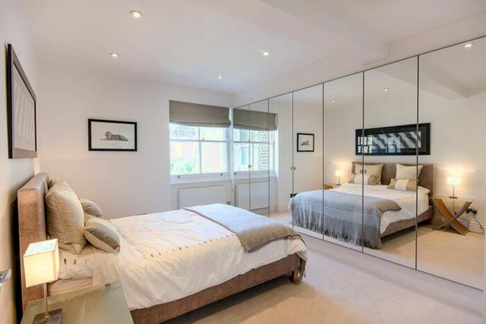 1 Bedroom Flat To Rent In Earls Court Square, Earls Court, London, SW5