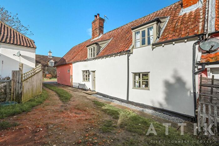 3 Bedroom Cottage For Sale In The Street, Bramfield, IP19
