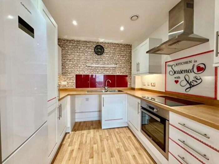 1 Bedroom Flat For Sale In High Street, Cosham, Portsmouth, PO6