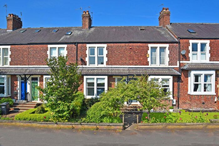 3 Bedroom Terraced House To Rent In Stonefall Avenue, Harrogate, HG2