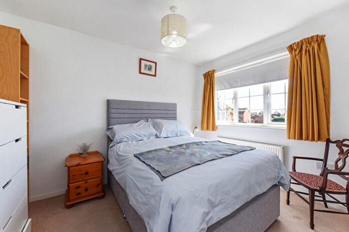 3 Bedroom End Of Terrace House For Sale In Tide Way, Bracklesham Bay, PO20